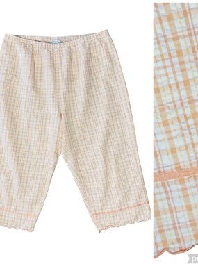 VINTAGE INTIMATE ESSENTIALS Plaid Seersucker Cropped Pajama Pants